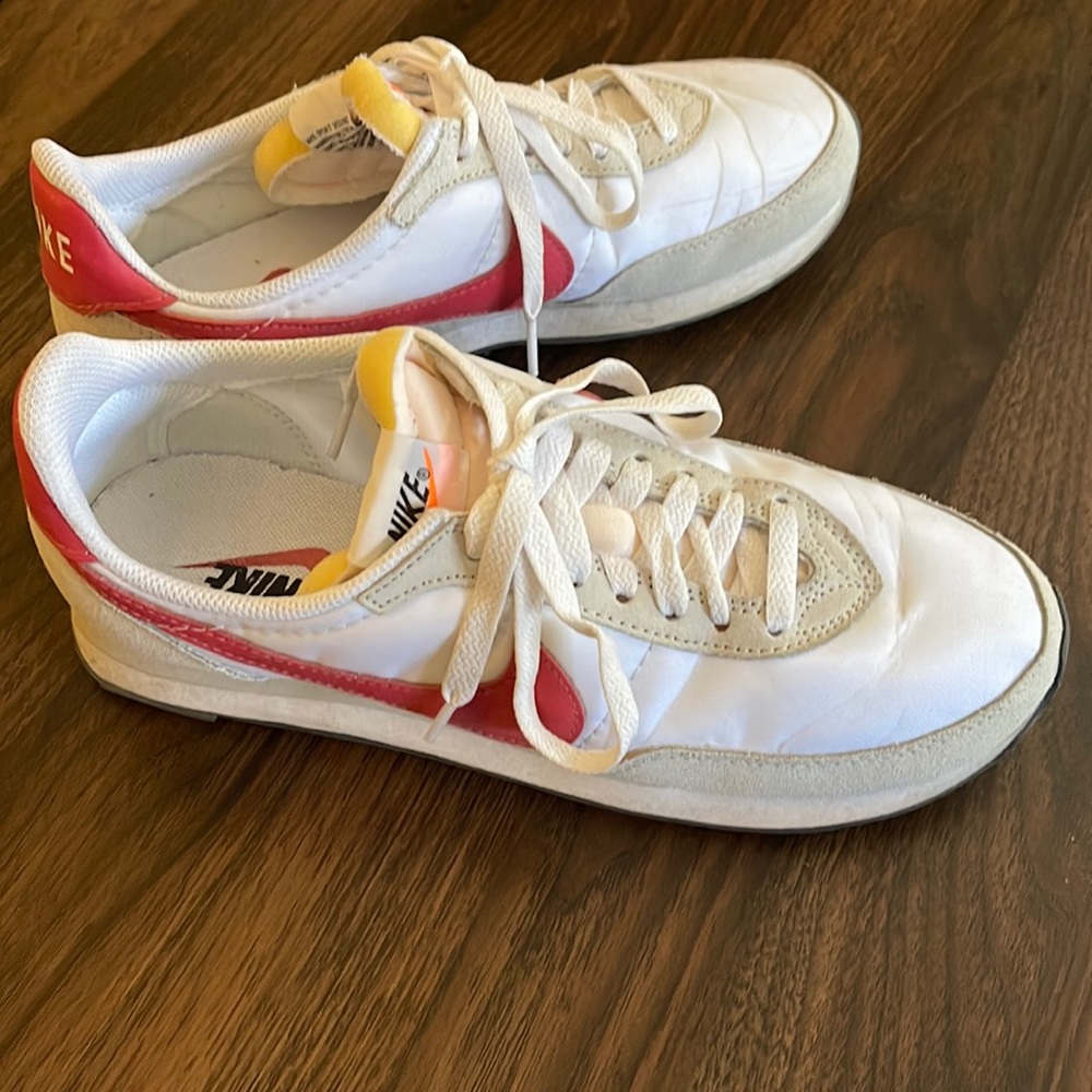 Pink and white Nike women’s sneakers - worn once